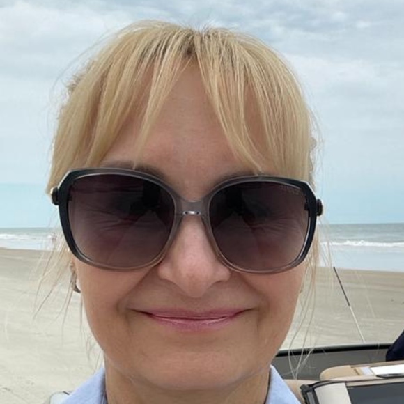 Meet your Posher, Monika - Picture 1 of 1